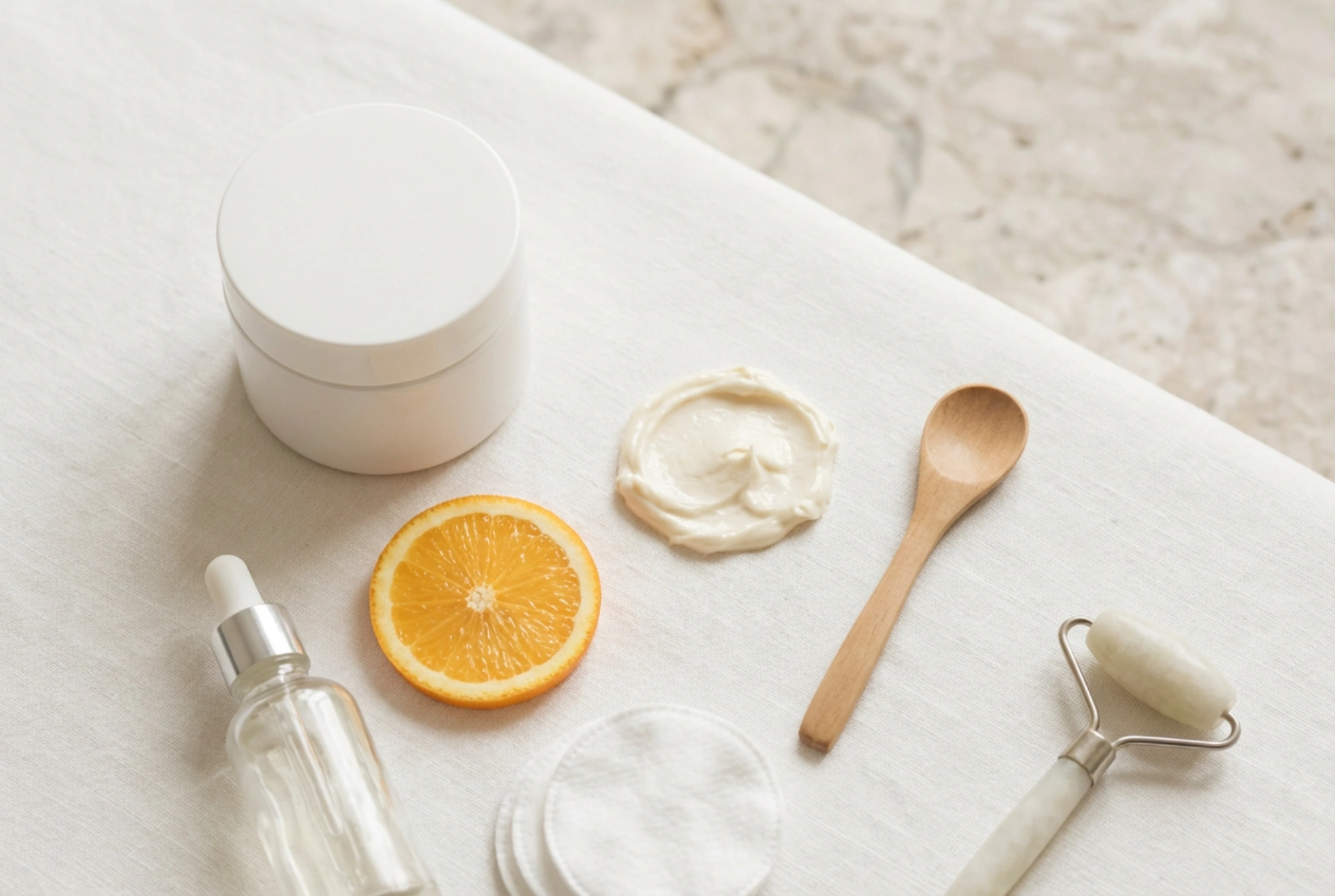 Máscara com vitamina C: como usar e como combinar na rotina de cuidados