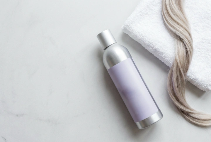 Shampoo roxo: neutralizando os tons amarelos passo a passo
