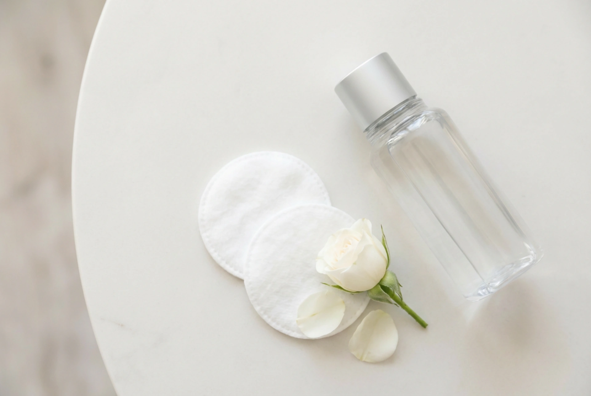 Removedor de maquilhagem para olhos muito sensíveis: como escolher e usar