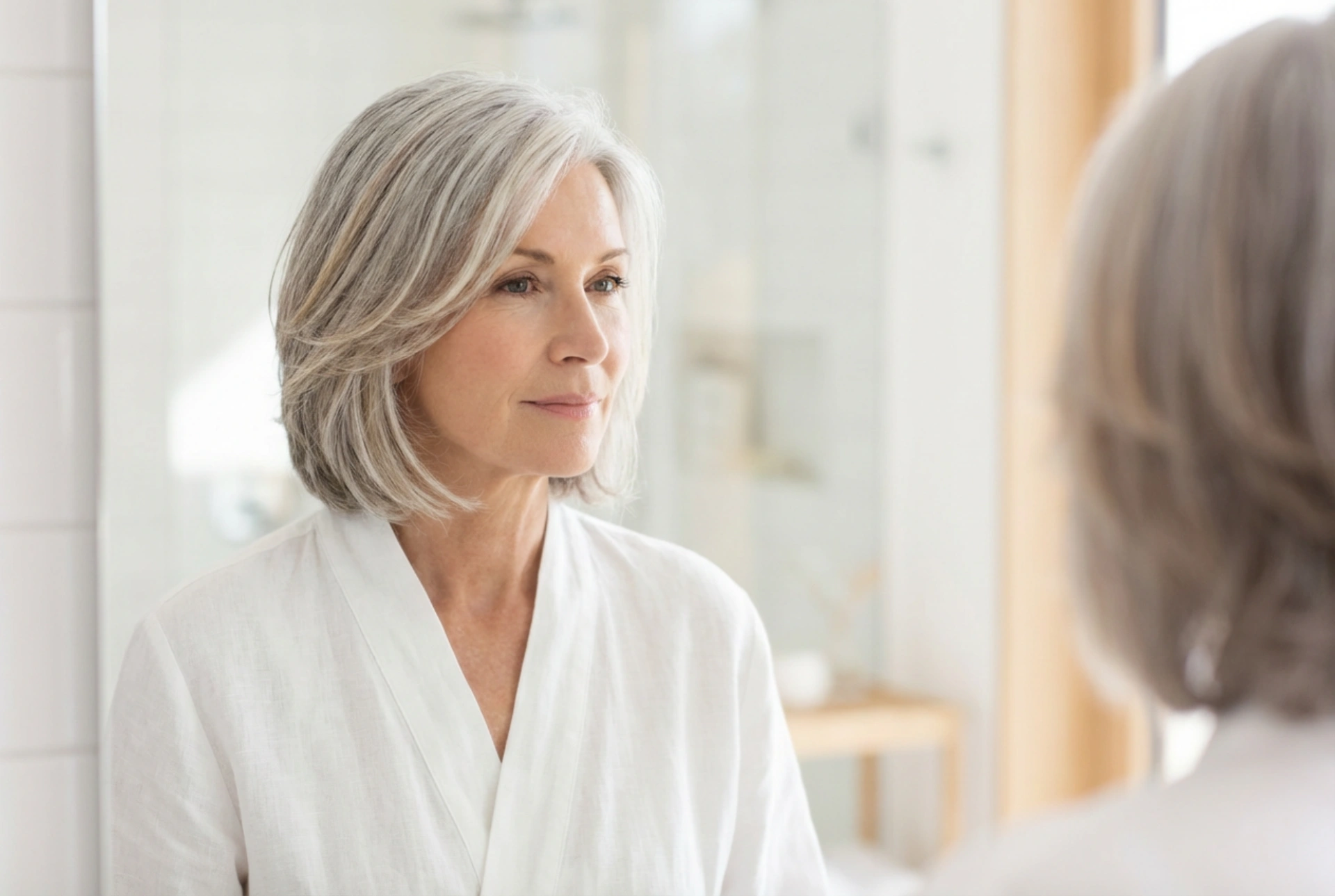 Cortes de cabelo que rejuvenescem após os 50 anos: regras de corte, cor e estilização diária