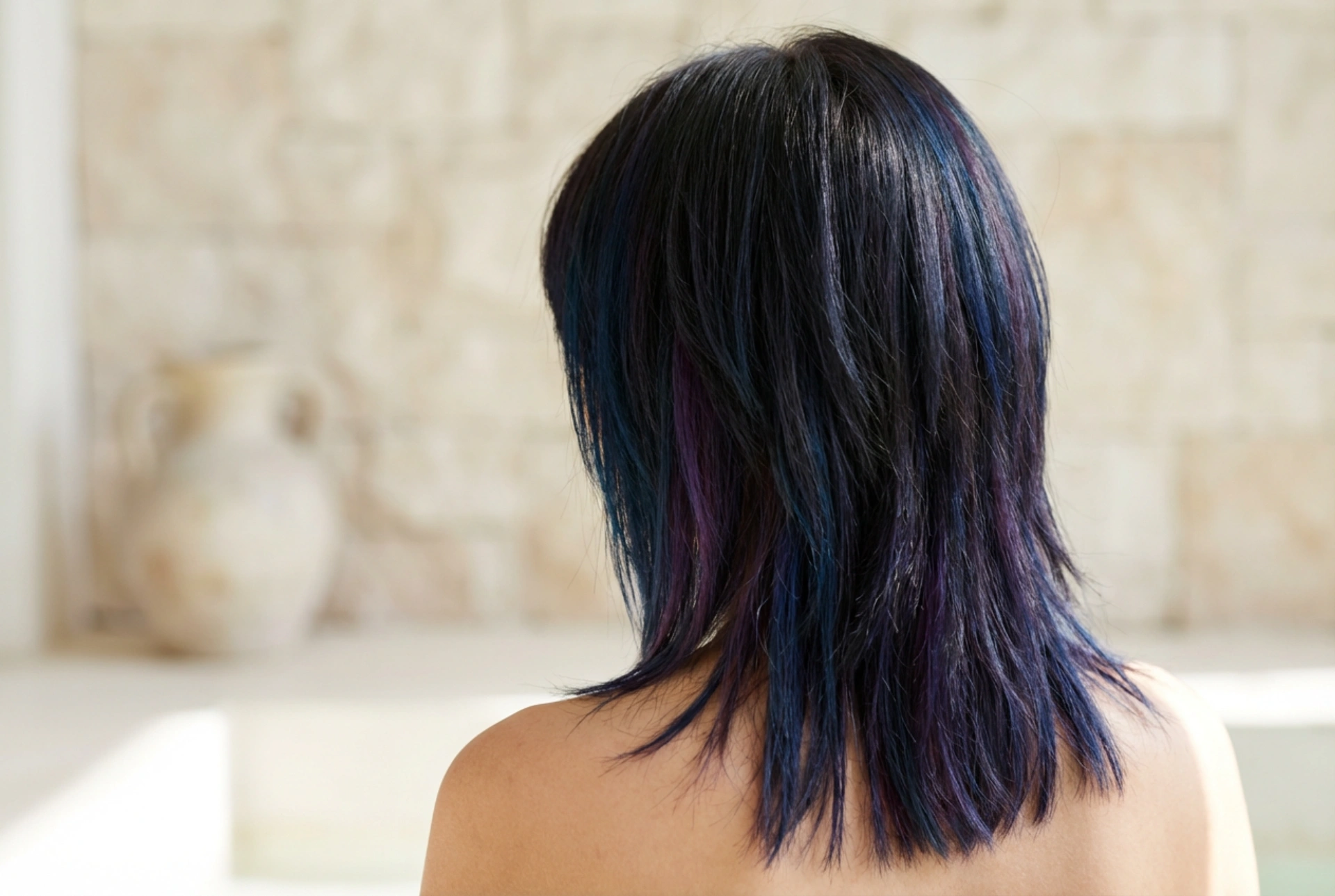 Corte emo feminino: camadas, estilização e cuidados com a cor