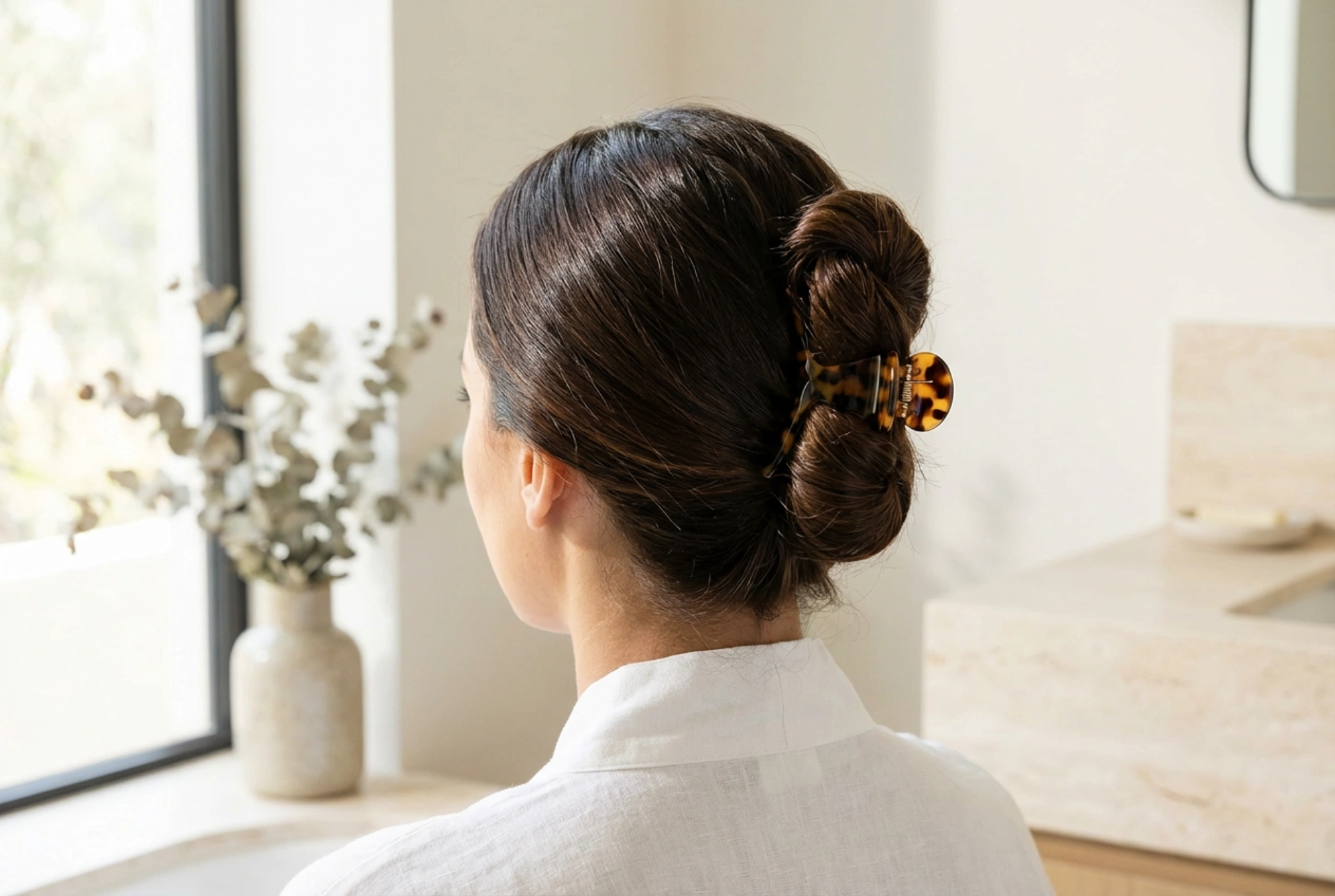Penteados com mola de cabelo: penteados para o dia a dia e versões de noite