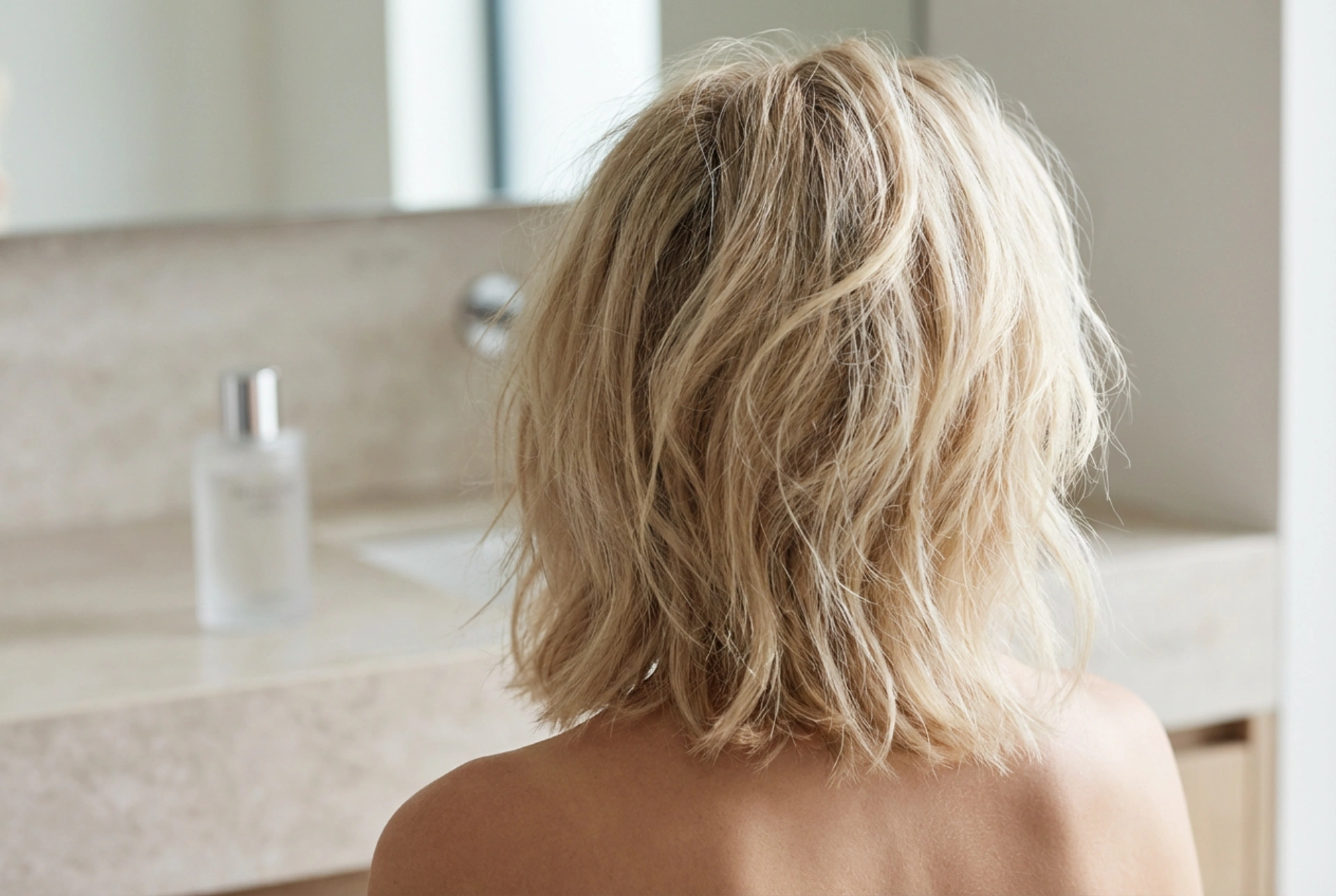Cortes de cabelo médios com atitude: textura, volume na raiz e fixação