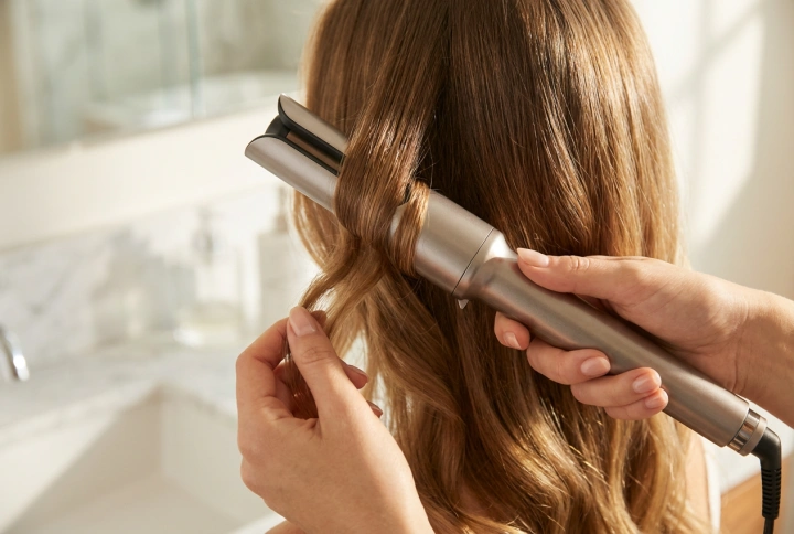 Modelador de cabelo rotativo automático: como enrolar o cabelo com segurança