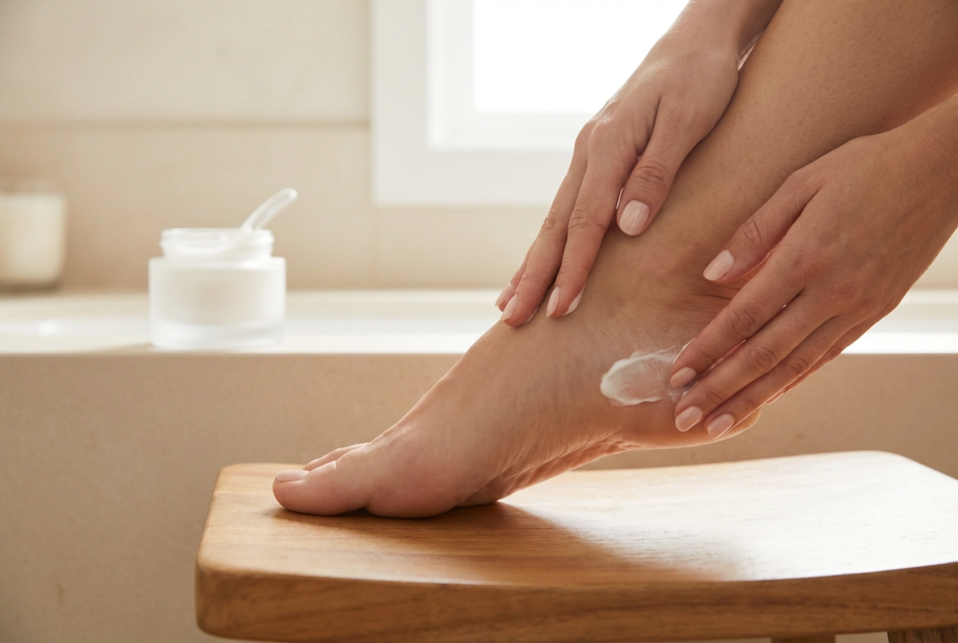 Calcanhares gretados: cuidados diários e bons hábitos