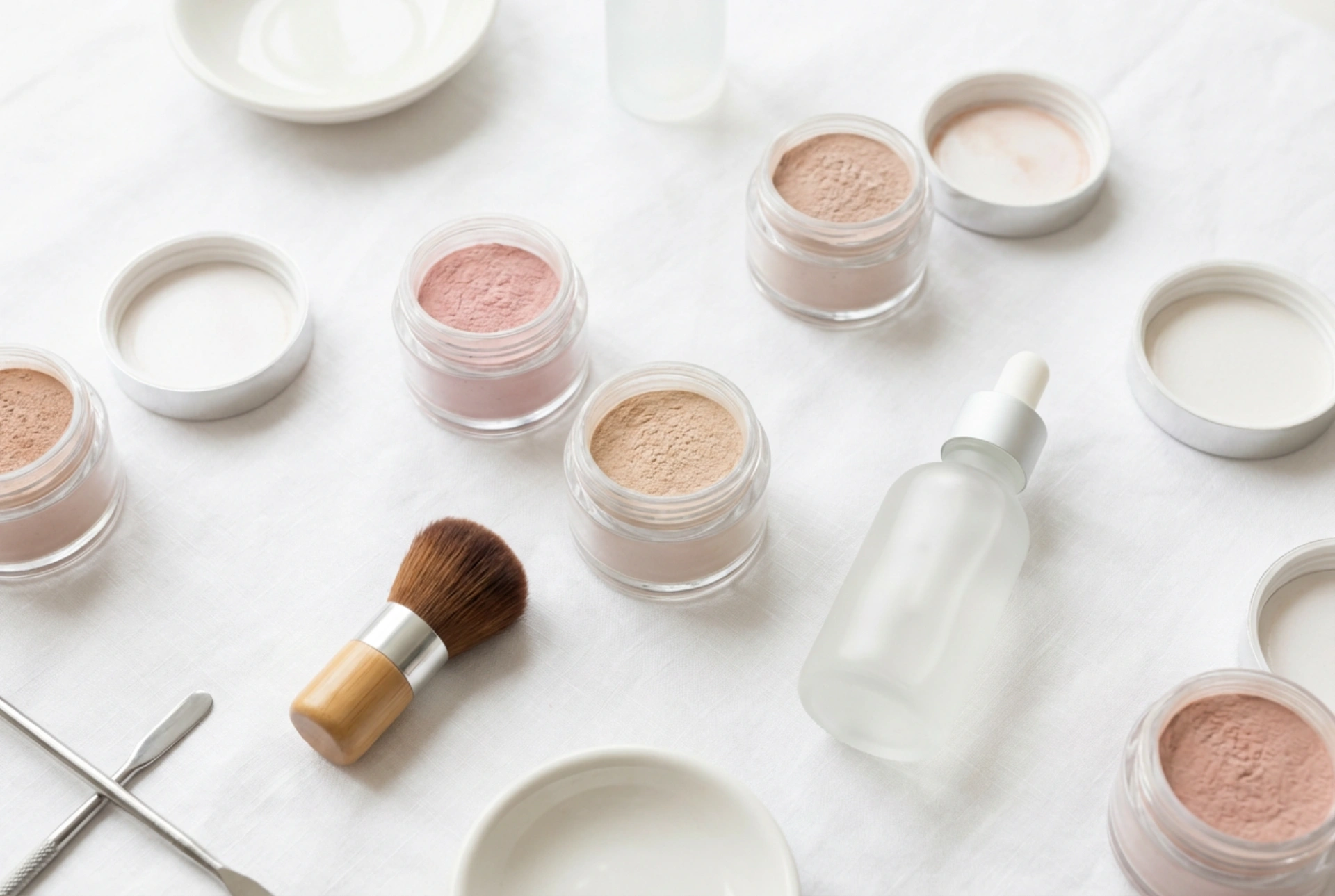 Manicure de titânio: o kit inicial, o que contém e os primeiros passos