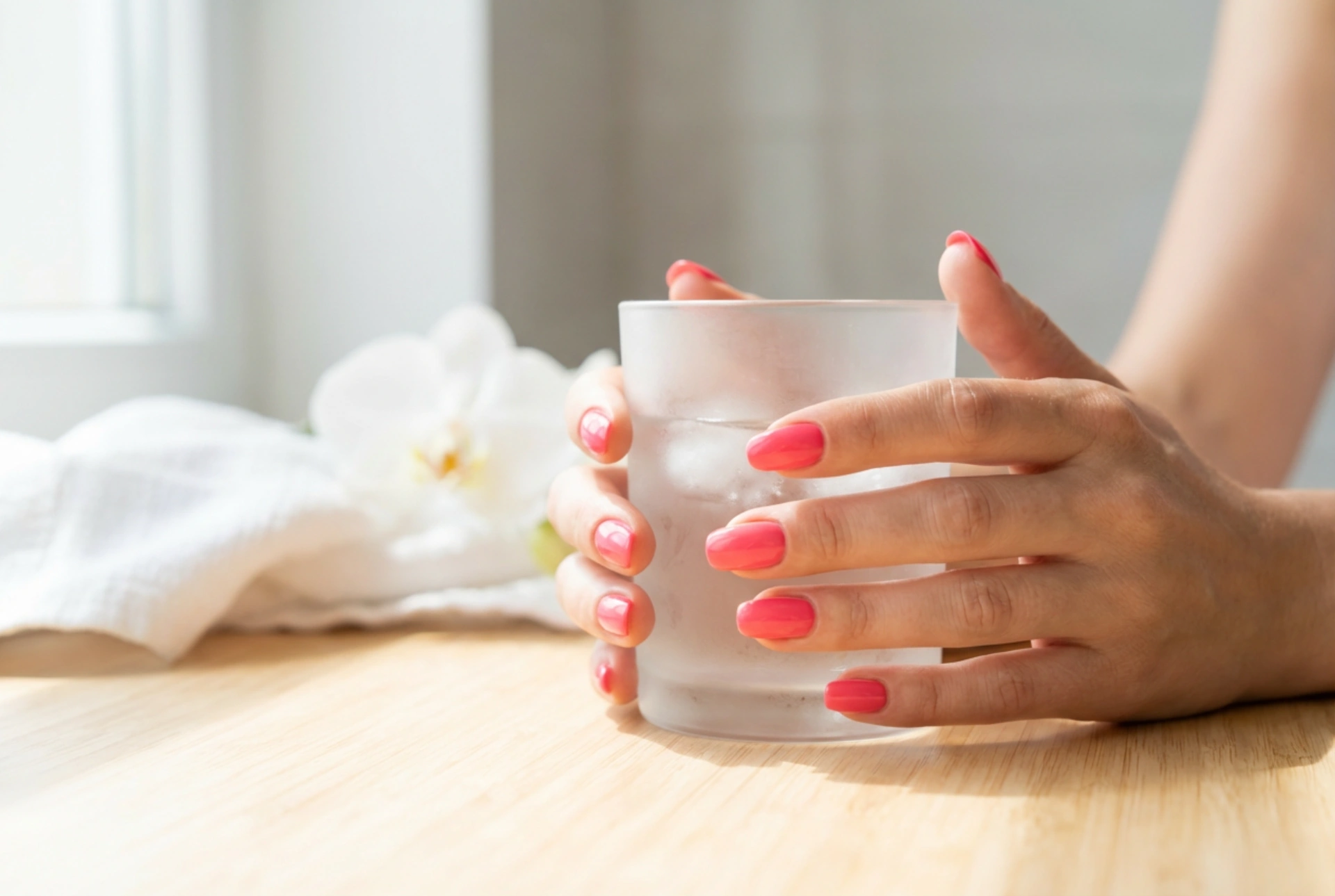 Manicure de verão: cores duradouras, acabamentos e cuidados com as mãos