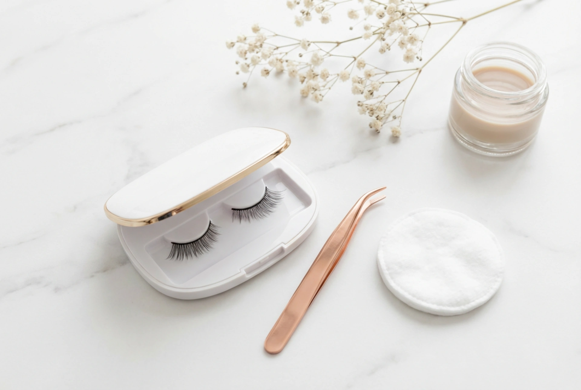 Pestanas magnéticas sem eyeliner: como aplicar, ajustar e cuidar