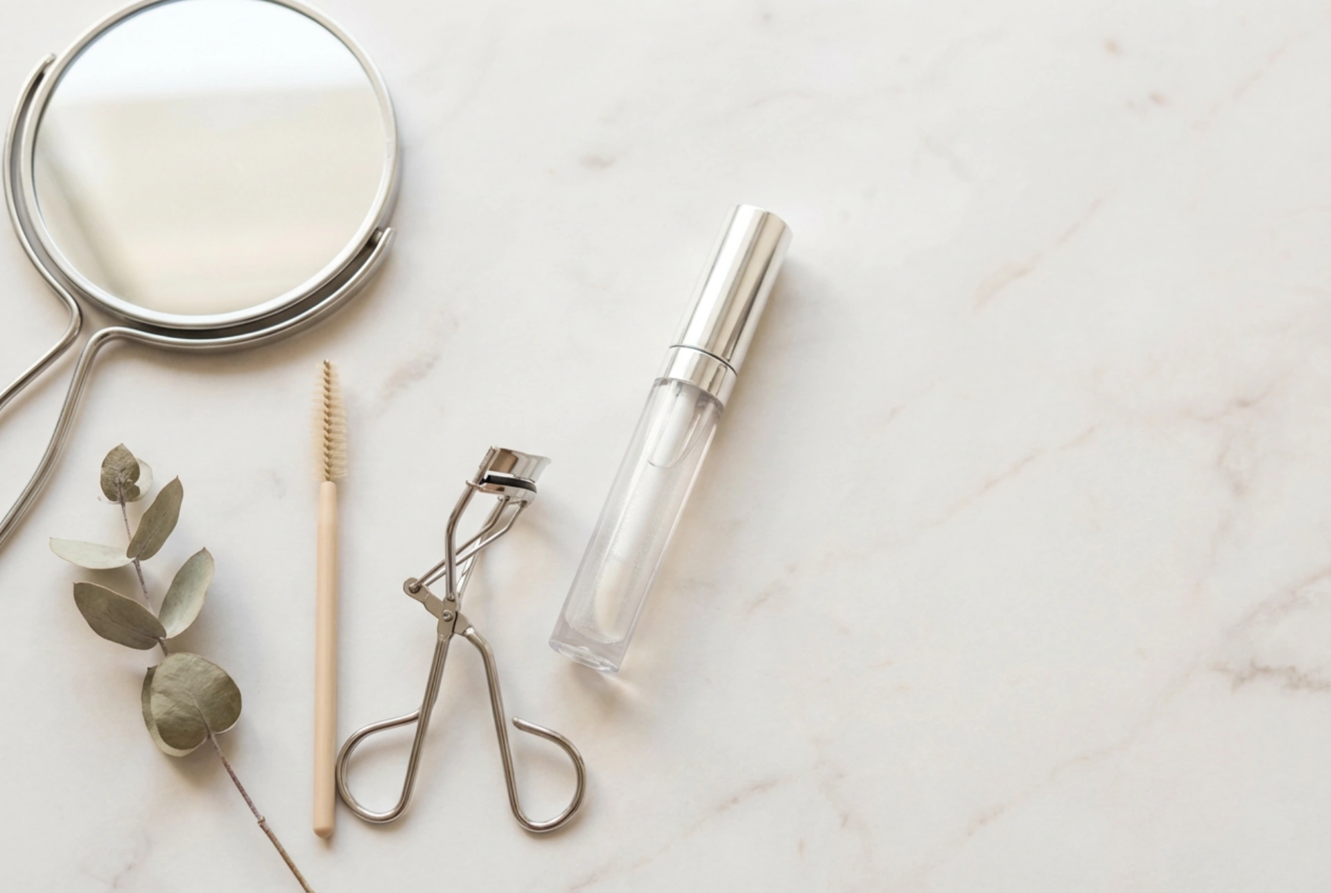 Gloss labial transparente no necessaire: usos, truques e cuidados
